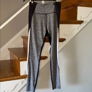 Tek Gear High-Rise Gray & Black Leggings Size Medium